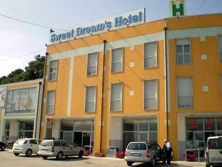 Sweet dream's hotel
