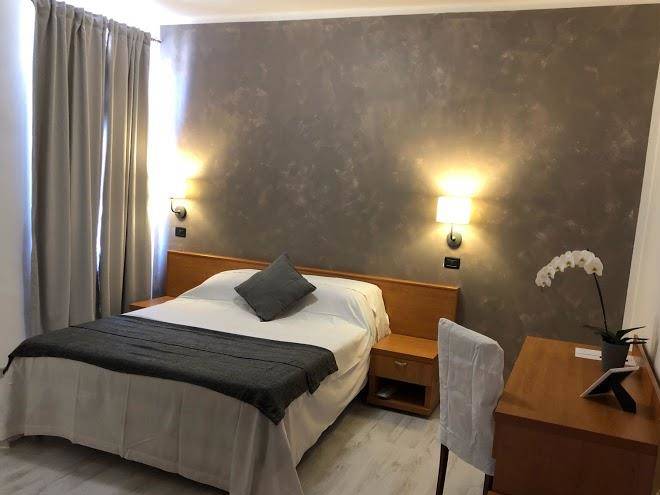 Aquam albergo