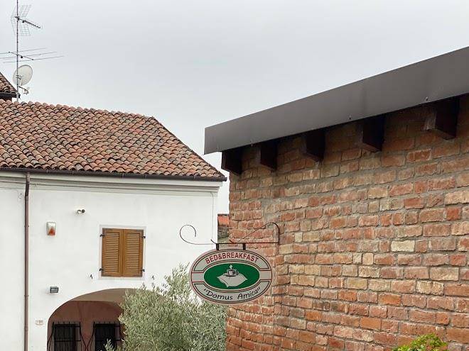 Domus amica