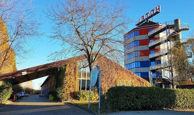 Business hotel