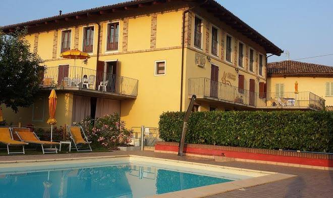 Agriturismo bianconiglio b&b langhe del barolo