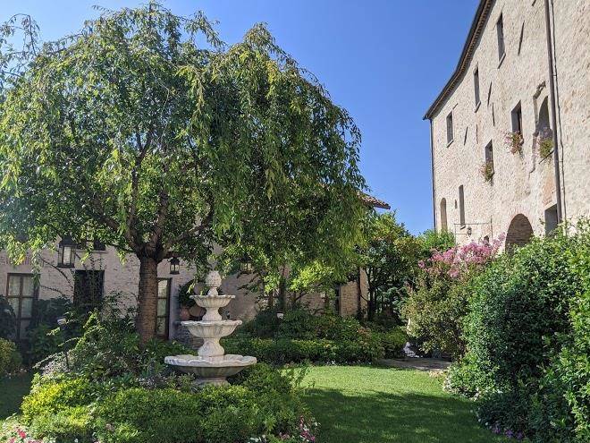 Albergo castello di sinio