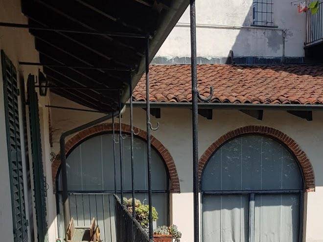 L'ombra della collina bra