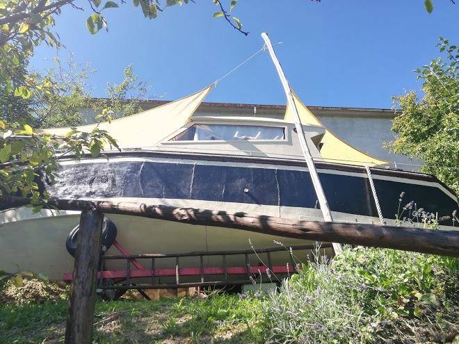 La nave nel bosco