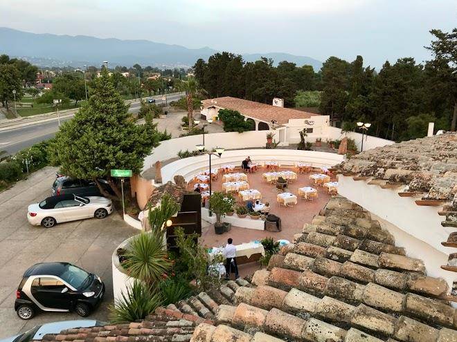 Hotel Su Meriagu Image