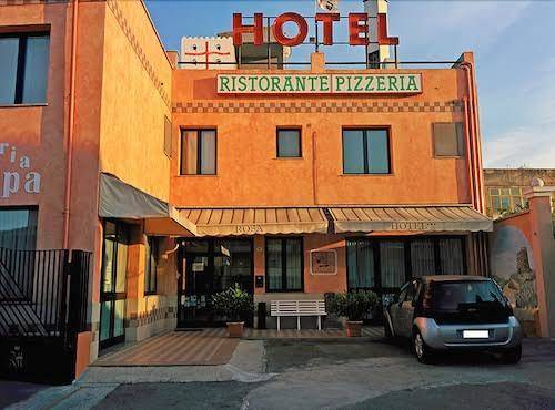 Rosa hotel