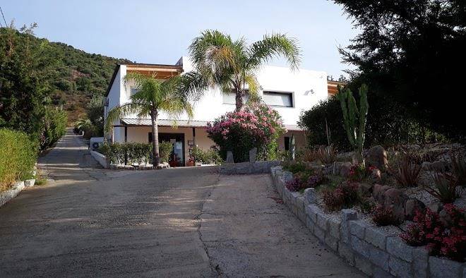 Hotel resort tanca de su scusorgiu