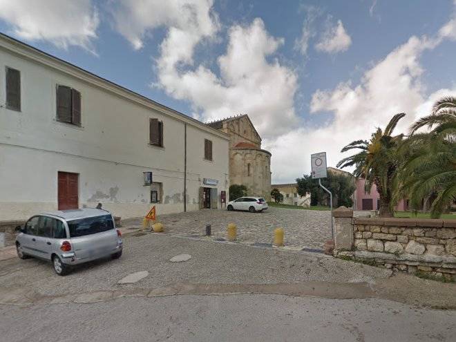 Alloggio atrio basilica san gavino