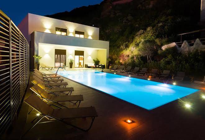 Janus hotel