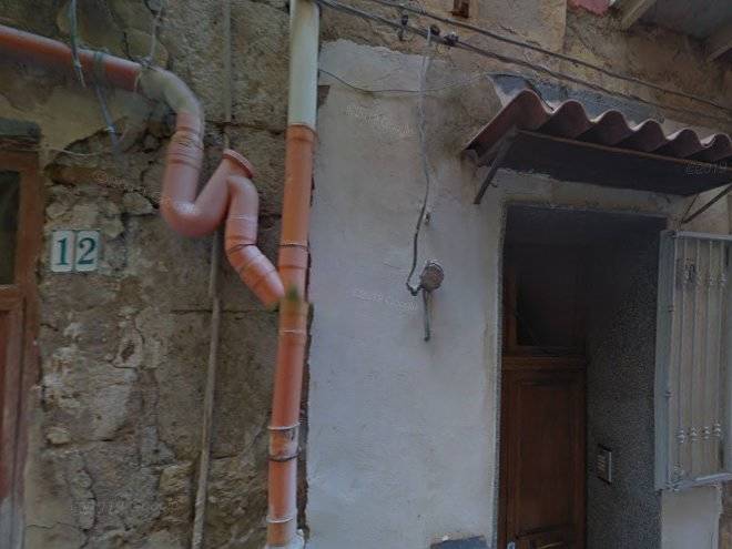 Interno b