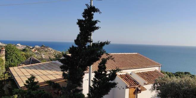 La collina sul mare