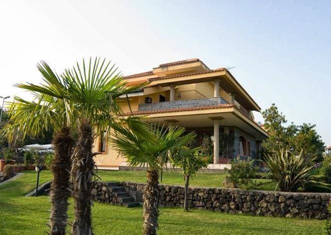 Crystal hotel pedara