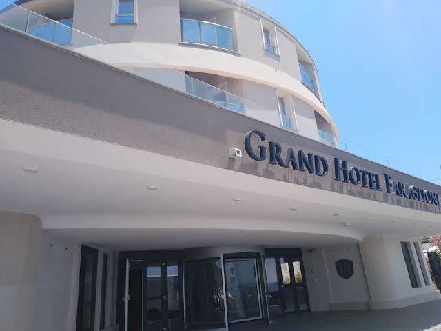 Grand hotel faraglioni