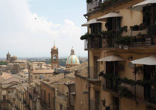 Il dito e la luna b&b