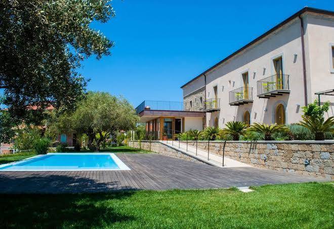 Alimunera hotel