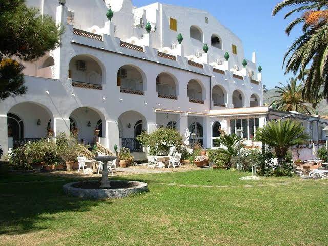 Arathena rocks hotel