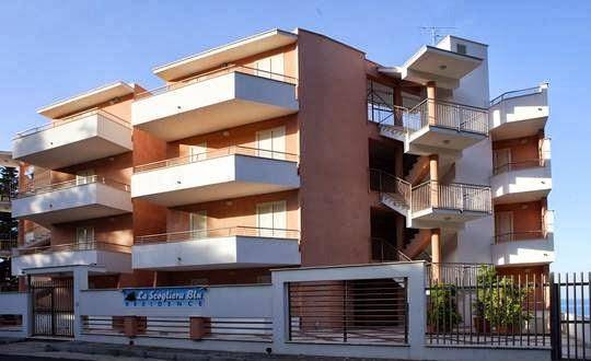 La scogliera blu