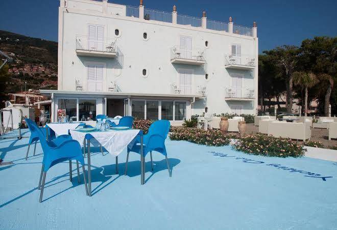 Yachting club mare