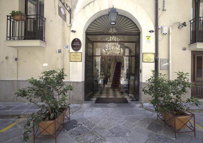 Al piazza marina