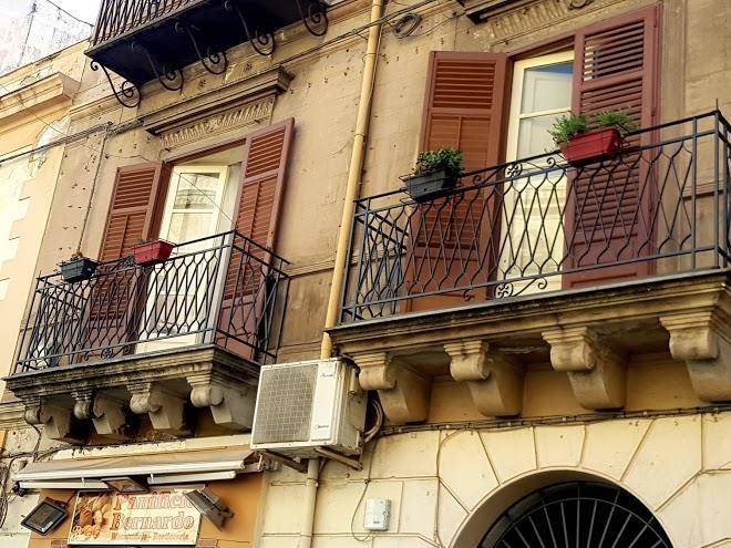 Dietro il massimo