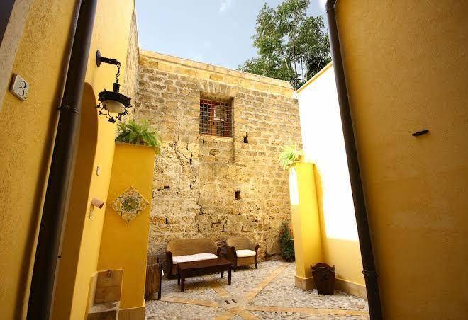 Khalisah bed and breakfast
