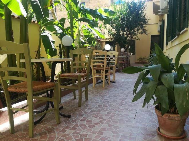 Le rose del viale b&b
