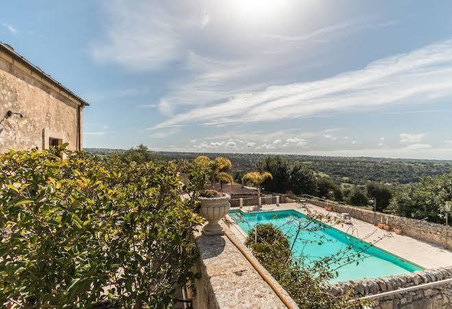 Country hotel casina di grotta di ferro
