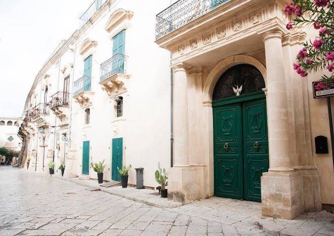 Palazzo conti camere & suites