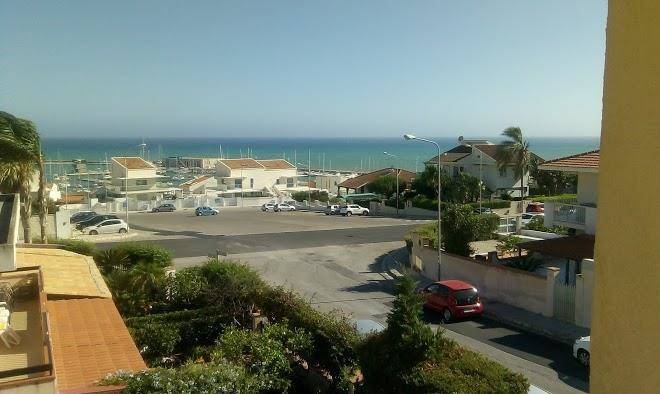 Sunshine on the port