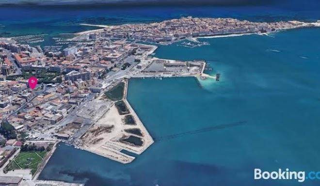 City center sea view ortigia