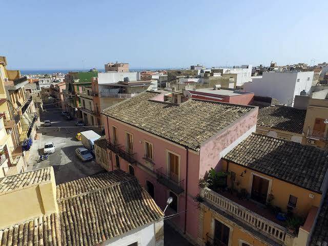 Esagono Monello Image