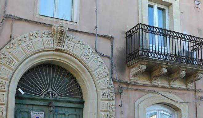 Kalote On The Roofs Image