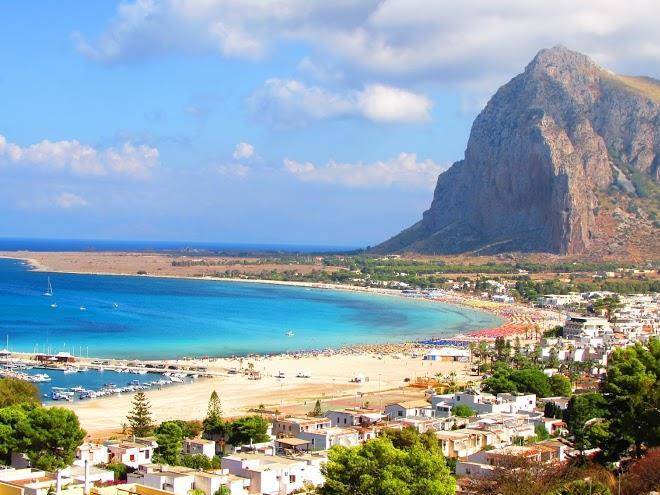 Hotel mira spiaggia fronte mare