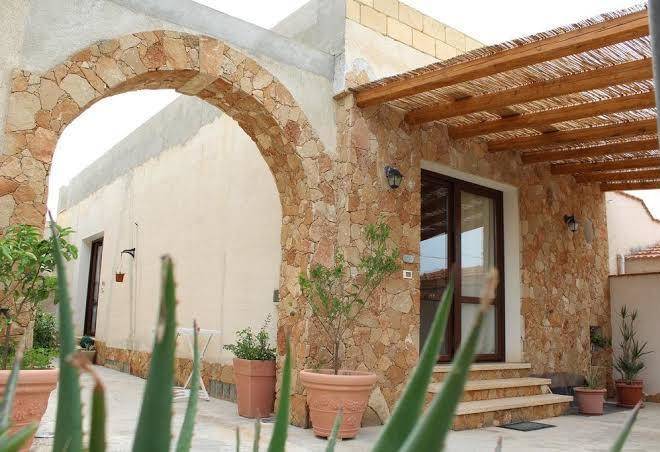 Il cortile di cofano