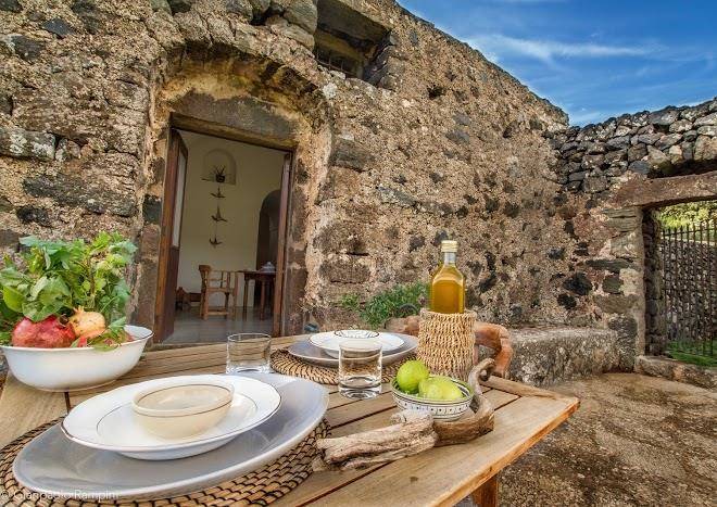 Pantelleria dammusi 2 gatti