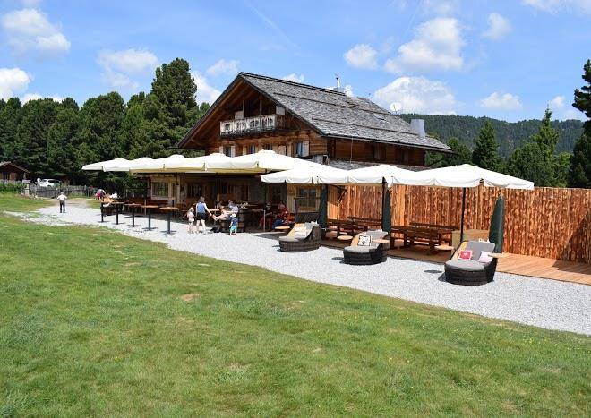 Almhutte Am Rinderplatz Image