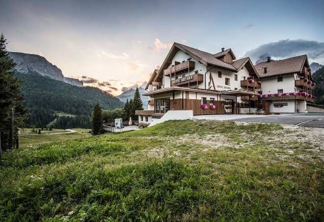 Hotel arlara