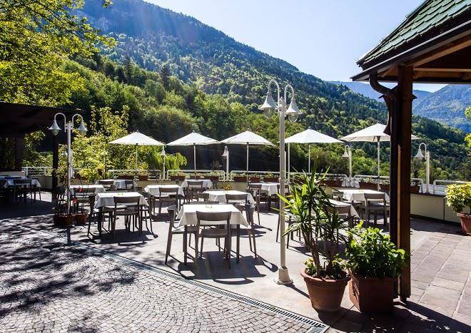 Hotel restaurant tenz