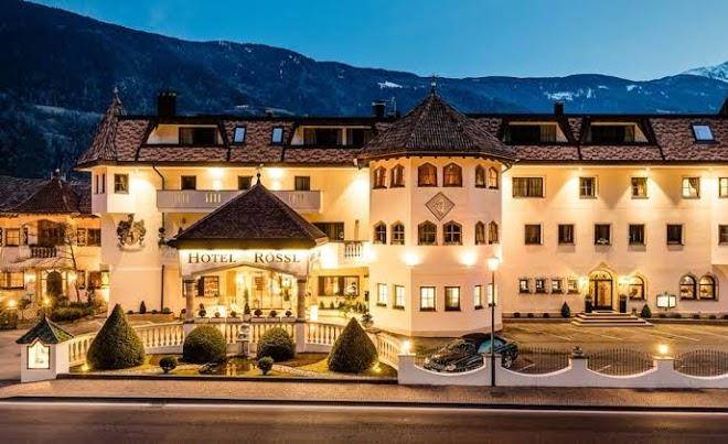 Hotel Rossl Image