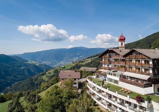 Hotel Uberbacher Image