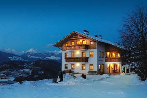Linderhof bauernhof bei brixen sudtirol