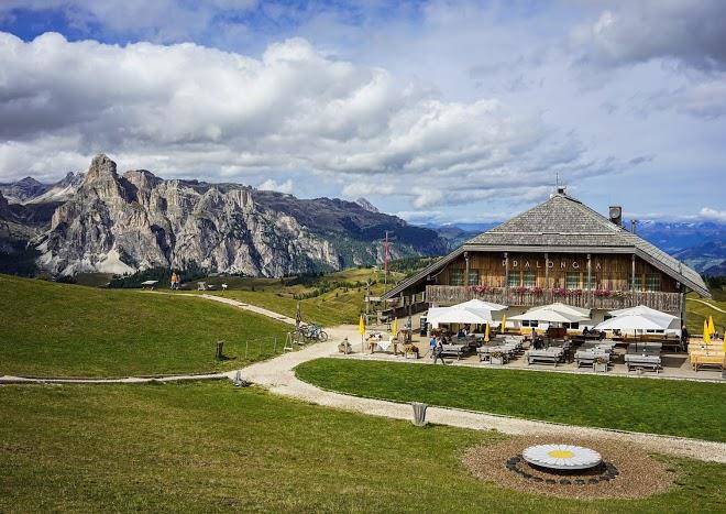 Rifugio alpino pralongia