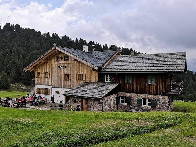 Rifugio malga brogles