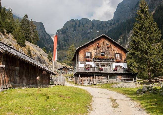 Schutzhutte nasereit