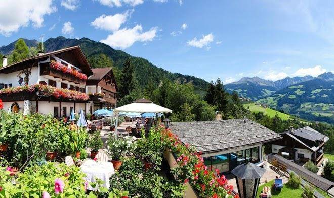 Tiroler kreuz restaurant hotel dorf tirol