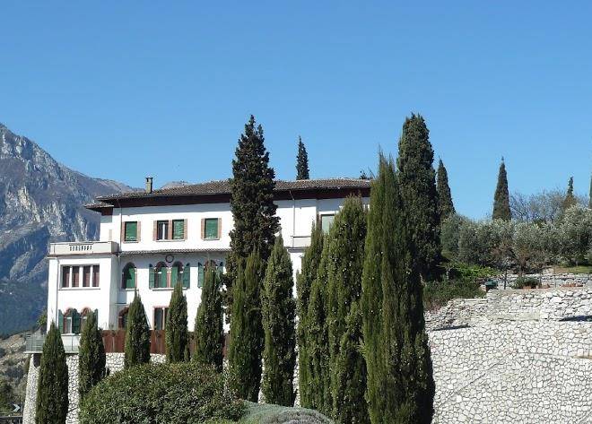 B&b garden belvedere