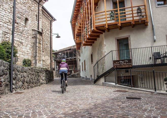 Dolce Vita Ambiez Image