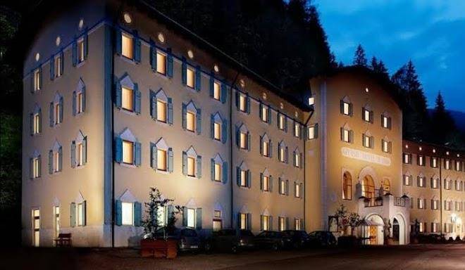 Grand Hotel Rabbi Image