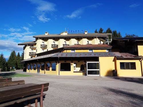 Hotel Dolomiti Azzurro Club Vacanze Image