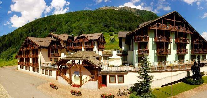 Hotel domina parco dello stelvio